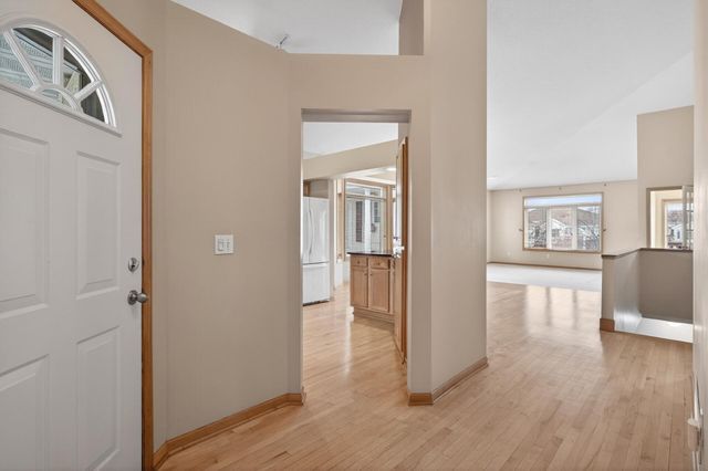 7933 Victoria Curve, Saint Louis Park, MN 55426