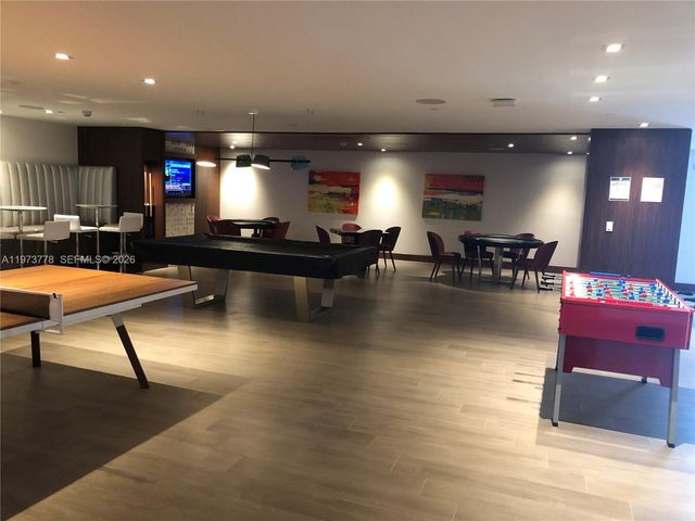 300 Sunny Isles Blvd 4-1705, Sunny Isles Beach, FL 33160