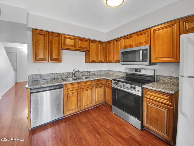 1750 E MATEO Circle 103, Mesa, AZ 85204