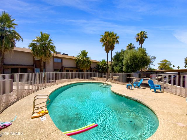 1750 E MATEO Circle 103, Mesa, AZ 85204