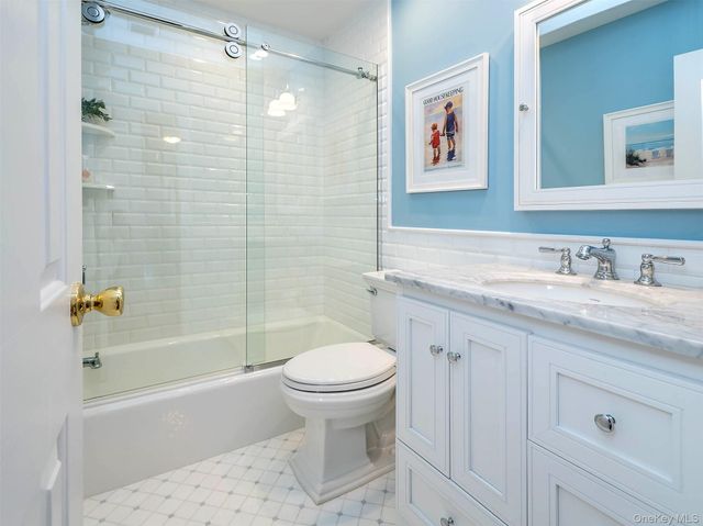 65 Essex Court, Port Washington, NY 11050