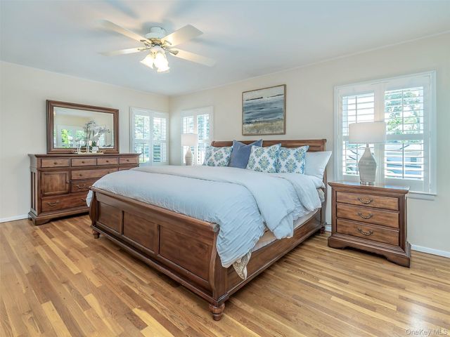 65 Essex Court, Port Washington, NY 11050