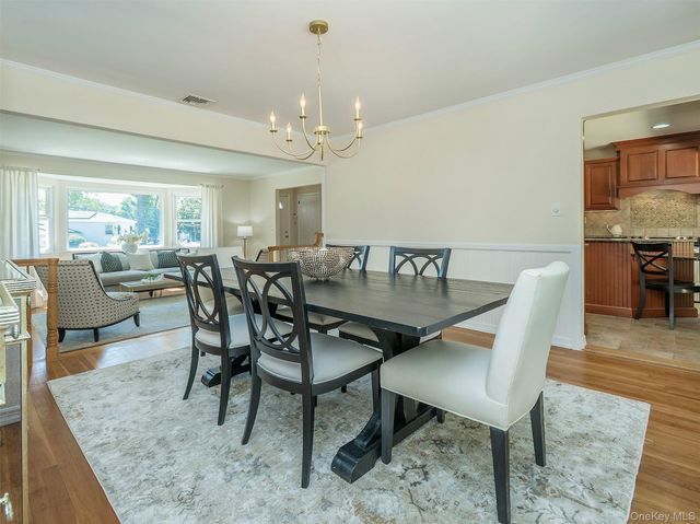 65 Essex Court, Port Washington, NY 11050