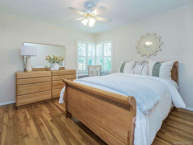 65 Essex Court, Port Washington, NY 11050