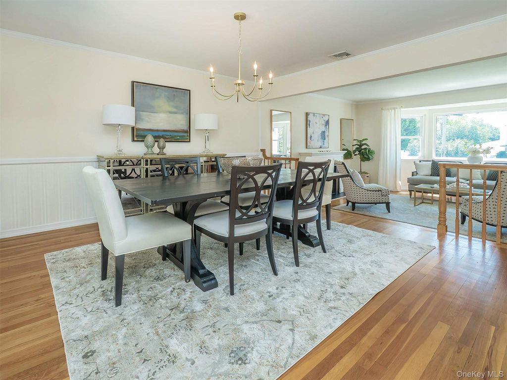65 Essex Court, Port Washington, NY 11050 — photo 5