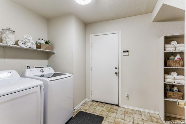 4735 Brook North Dr, San Antonio, TX 78238