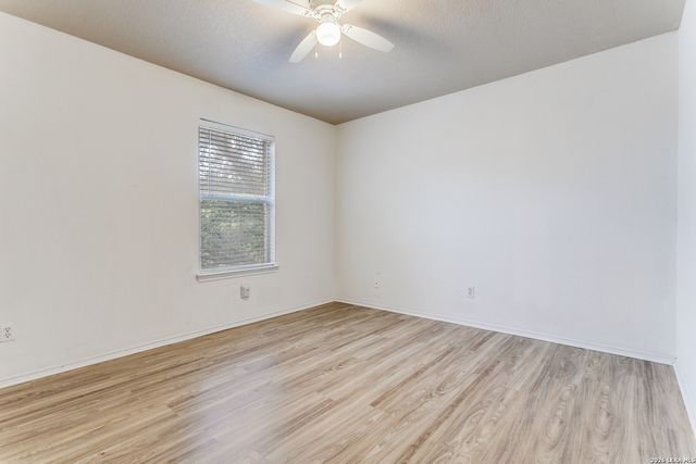 4735 Brook North Dr, San Antonio, TX 78238