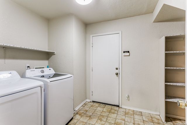 4735 Brook North Dr, San Antonio, TX 78238