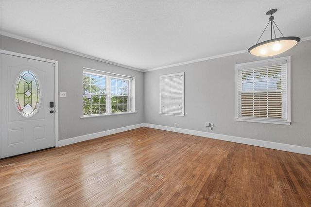 5612 Birchman Avenue, Fort Worth, TX 76107