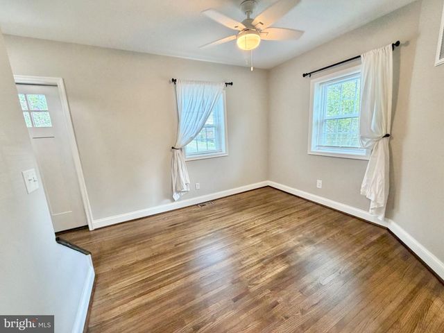 5 GRAHAM ST, Fredericksburg, VA 22405