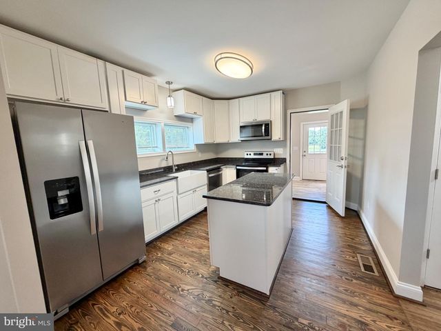 5 GRAHAM ST, Fredericksburg, VA 22405