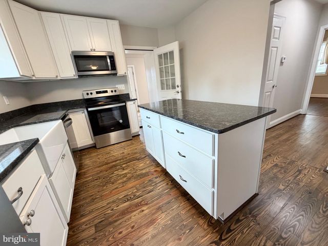 5 GRAHAM ST, Fredericksburg, VA 22405