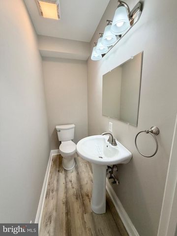 5 GRAHAM ST, Fredericksburg, VA 22405