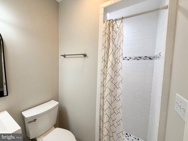 5 GRAHAM ST, Fredericksburg, VA 22405