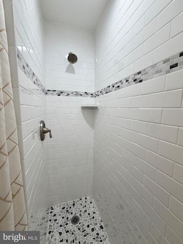 5 GRAHAM ST, Fredericksburg, VA 22405