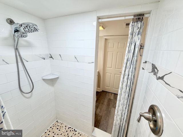 5 GRAHAM ST, Fredericksburg, VA 22405