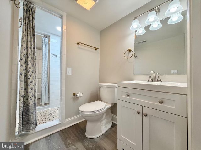 5 GRAHAM ST, Fredericksburg, VA 22405