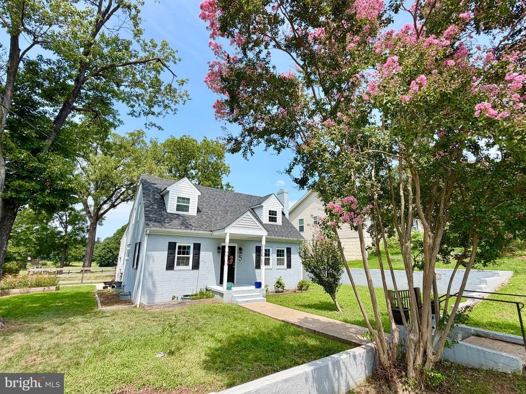 5 GRAHAM ST, Fredericksburg, VA 22405