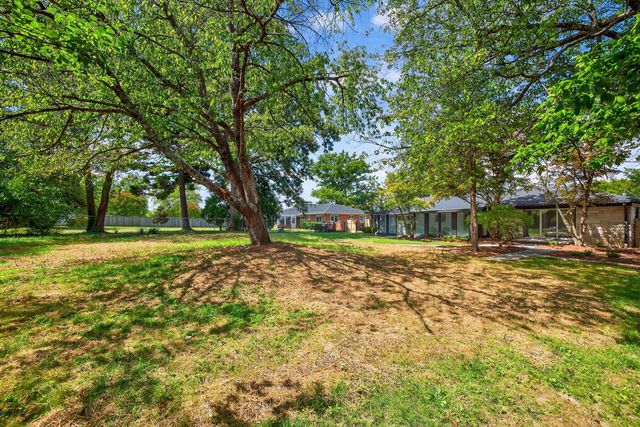 226 Idle Hour Drive, Lexington, KY 40502