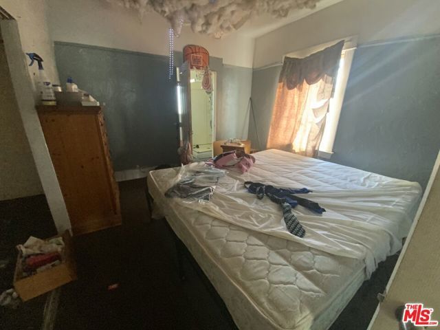 3770 Maple Avenue, Los Angeles, CA 90011