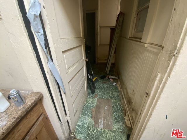 3770 Maple Avenue, Los Angeles, CA 90011