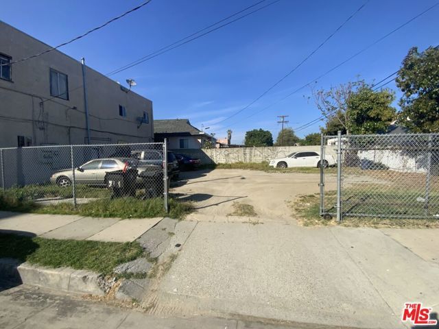 3770 Maple Avenue, Los Angeles, CA 90011