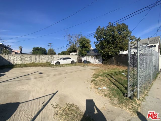 3770 Maple Avenue, Los Angeles, CA 90011
