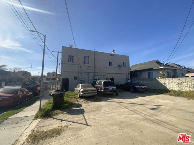 3770 Maple Avenue, Los Angeles, CA 90011