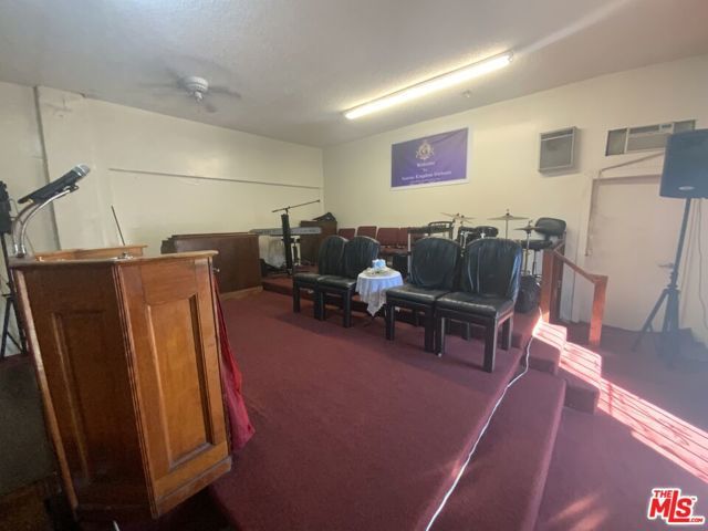 3770 Maple Avenue, Los Angeles, CA 90011