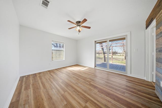 697 County Road 166, Whitesboro, TX 76273