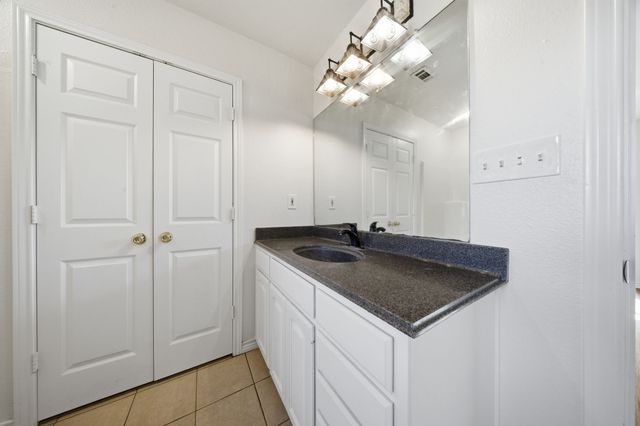 697 County Road 166, Whitesboro, TX 76273