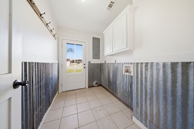 697 County Road 166, Whitesboro, TX 76273