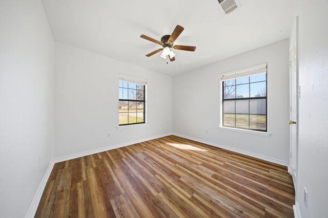 697 County Road 166, Whitesboro, TX 76273