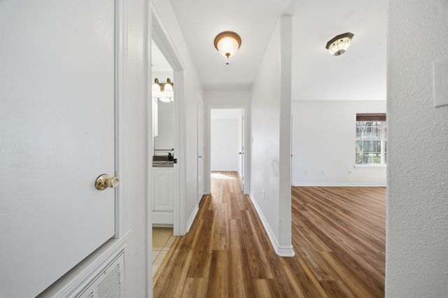 697 County Road 166, Whitesboro, TX 76273