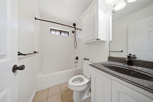 697 County Road 166, Whitesboro, TX 76273