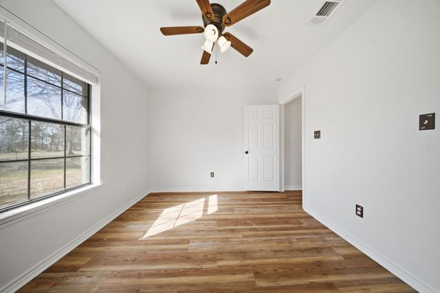 697 County Road 166, Whitesboro, TX 76273