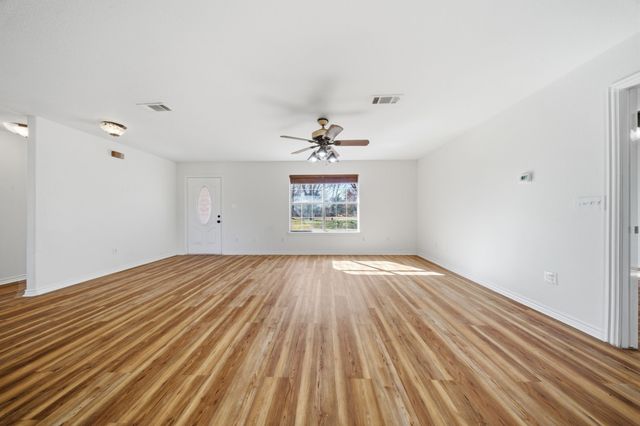 697 County Road 166, Whitesboro, TX 76273