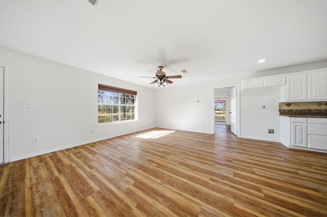 697 County Road 166, Whitesboro, TX 76273