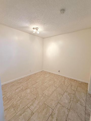 1635 Woodbridge Lakes Circle, West Palm Beach, FL 33406