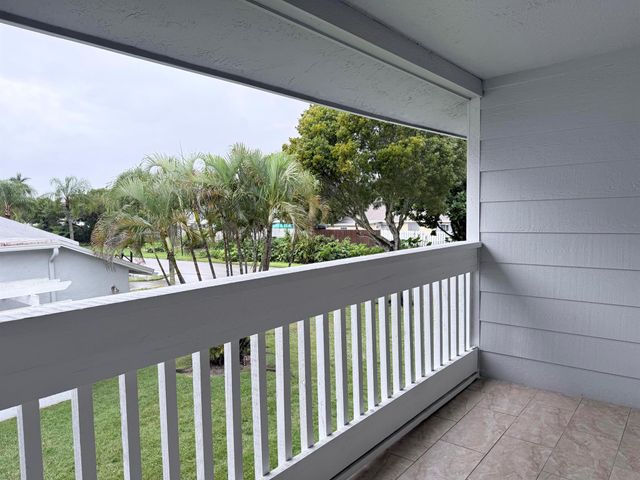 1635 Woodbridge Lakes Circle, West Palm Beach, FL 33406