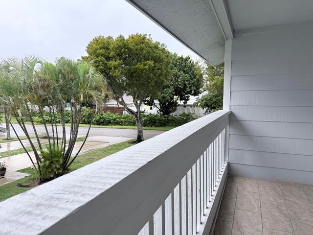 1635 Woodbridge Lakes Circle, West Palm Beach, FL 33406