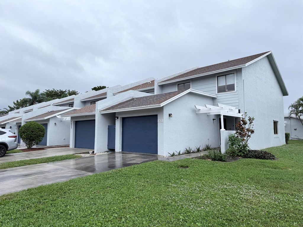 1635 Woodbridge Lakes Circle, West Palm Beach, FL 33406
