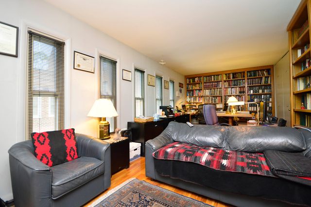 5117 S CORNELL Avenue 5117, Chicago, IL 60615