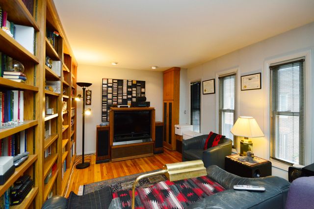 5117 S CORNELL Avenue 5117, Chicago, IL 60615
