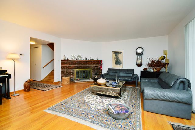 5117 S CORNELL Avenue 5117, Chicago, IL 60615