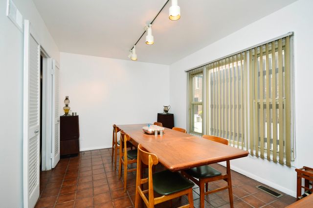 5117 S CORNELL Avenue 5117, Chicago, IL 60615