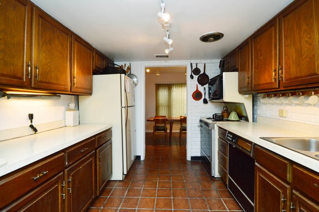 5117 S CORNELL Avenue 5117, Chicago, IL 60615