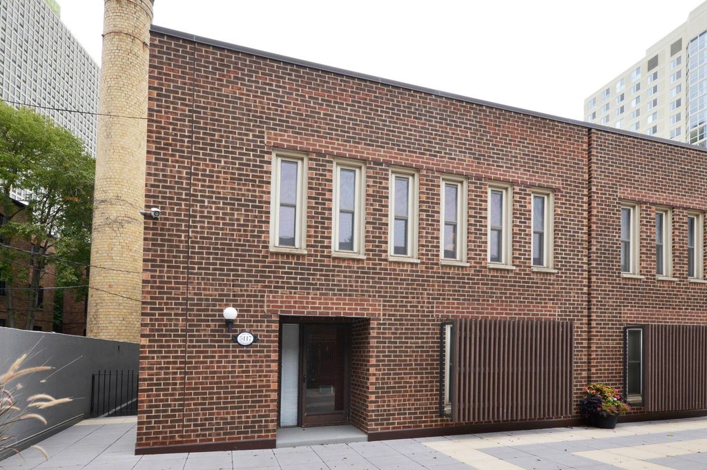 5117 S CORNELL Avenue 5117, Chicago, IL 60615
