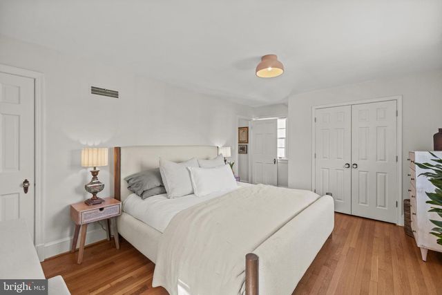 6120 32ND PL NW, Washington, DC 20015