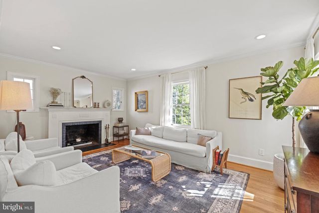 6120 32ND PL NW, Washington, DC 20015
